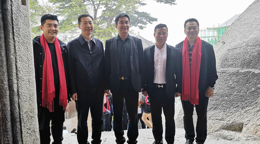 華陰市委書記李軍政陪同中金國泰集團總裁考察華山 并共同推進雙方全面合作